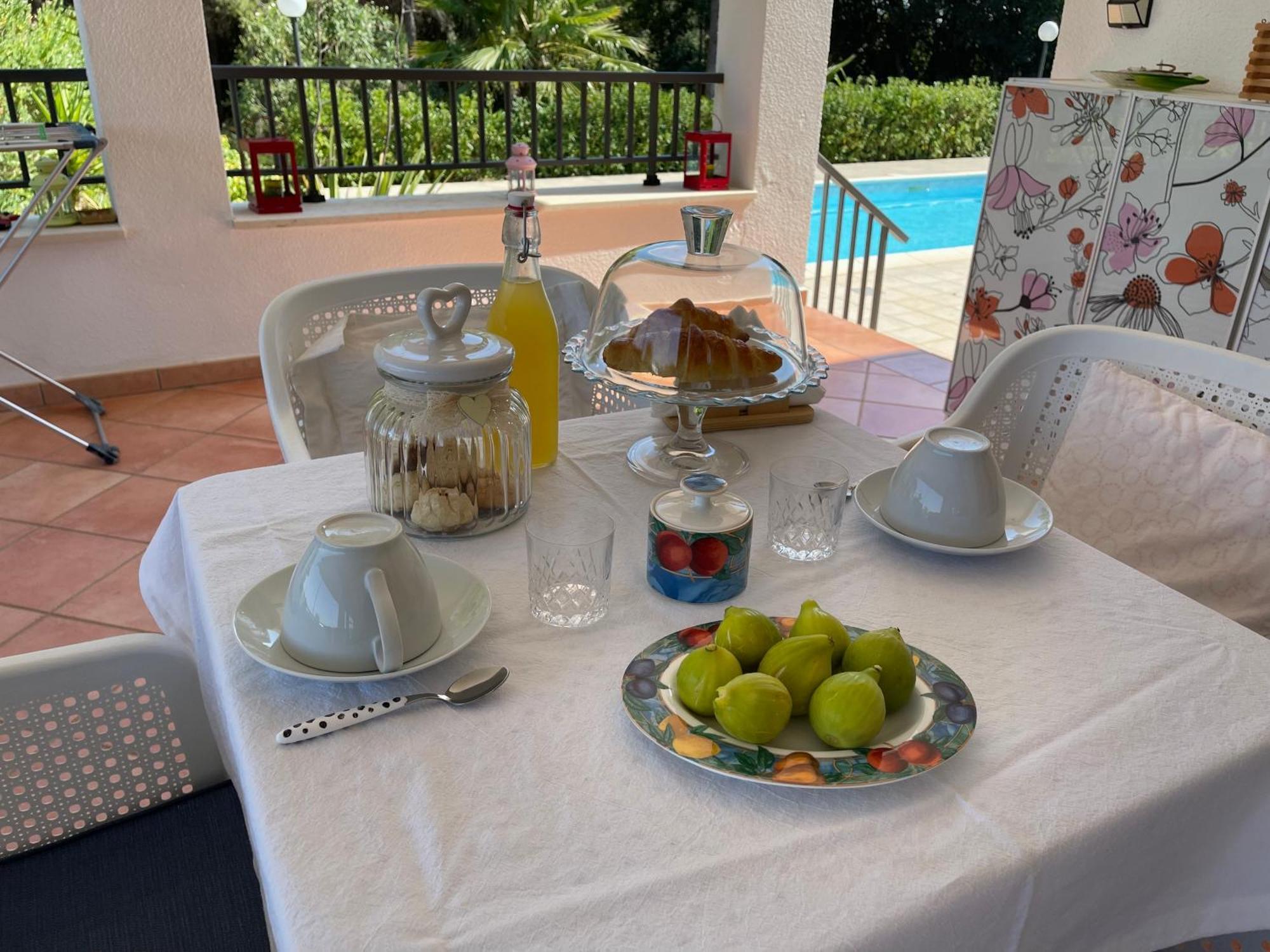 Da Ksenia Hotel Ceglie Messapica Bagian luar foto